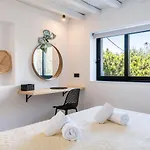 Yalos Mykonos 4 Bedroom Luxury House 5 Minute From Ornos W Sea & Sunset View Сasa de vacaciones Mykonos Town