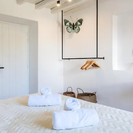 Yalos Mykonos 4 Bedroom Luxury House 5 Minute From Ornos W Sea & Sunset View Semesterbostad Mykonos Town