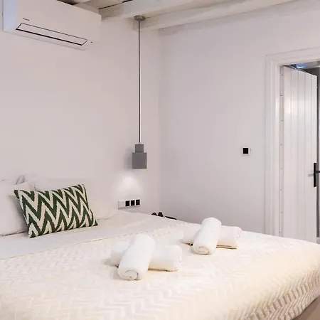 Yalos Mykonos 4 Bedroom Luxury House 5 Minute From Ornos W Sea & Sunset View Сasa de vacaciones Mykonos Town